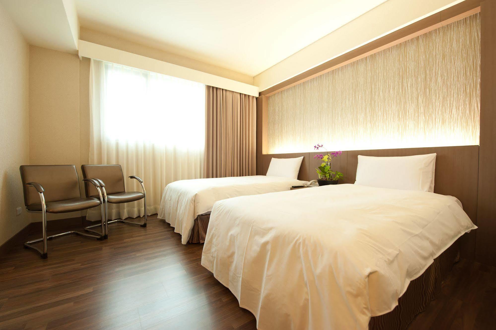 Lishiuan Hotel Hualien Buitenkant foto